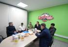 Bernarte entregó reconocimiento a ‘La Cumbrecita’ por su participación en una feria internacional