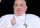 El papa Francisco recibió el alta y reapareció en público después de estar más de un mes internado