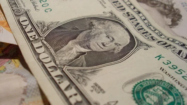 El dólar en caída libre