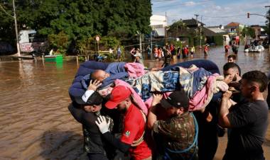 Un rescate emocionante, evacuados y destrucción: la tragedia de las inundaciones en Brasil