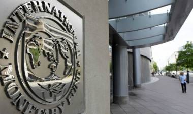 El FMI anunció la aprobación de la octava revisión y habilita desembolso de US$800 millones