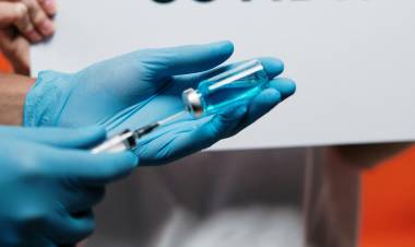 Primera demanda en la Argentina contra la vacuna AstraZeneca