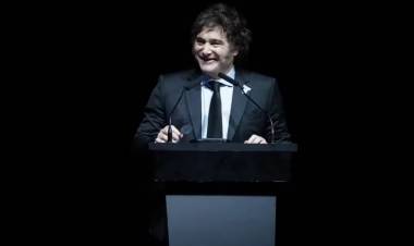 Javier Milei presentó su libro en el Luna Park: “Si no nos metemos en el barro, los zurdos nos llevan puestos”