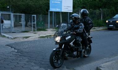 Policía en patrullajes secuestra cocaína y también detiene a un hombre con pedido de captura