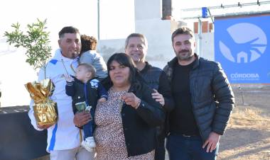 Bernarte cumplió el sueño de la casa propia a cinco familias con la entrega de viviendas semilla 