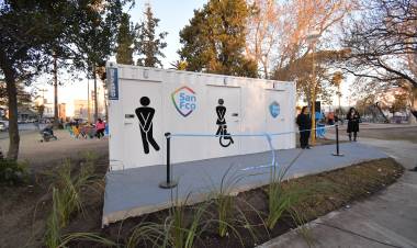 Quedaron inaugurados los baños públicos en la Plaza General Paz