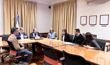 Defensor del Pueblo Adjunto presentó informe sobre apuestas online en adolescentes a la Lotería de Córdoba