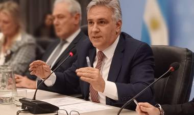 Llaryora pidió a diputados que voten el proyecto de ley que eleva el corte de biocombustibles