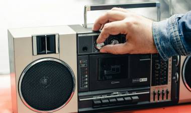 Día de la Radio: ¿por qué se celebra hoy, 27 de agosto, y quiénes fueron “los locos de la azotea”?