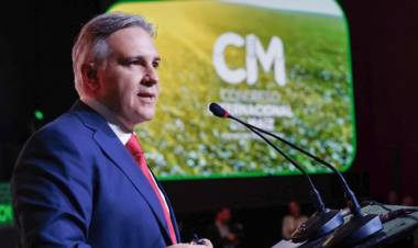 Llaryora: "Por culpa de la política no somos líderes en biocombustibles"