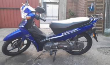 Roban motocicleta en barrio Sarmiento 