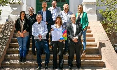 Saneamiento del dique San Roque: Ambiente presentó el programa de promoción científica ConCiencia de Cuenca