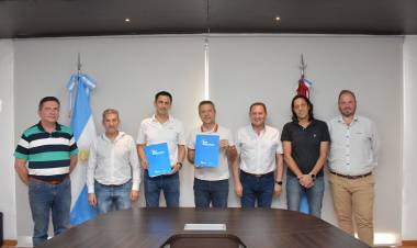 Se firmó el convenio con AKRON por el dron fumigador