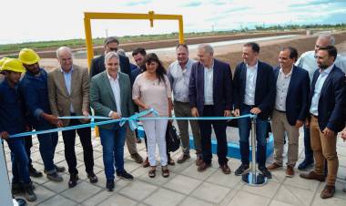 Llaryora inauguró el acueducto ganadero más grande de la provincia