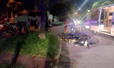 Freyre: Accidente de motos deja a mujer con lesiones graves
