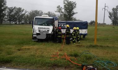 Camionero atrapado en accidente sobre Ruta Provincial 1 