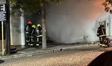 Incendio en perfumería céntrica con importantes daños materiales 