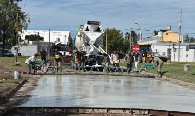 Avanza la segunda etapa de pavimentación urbana en Frontera 