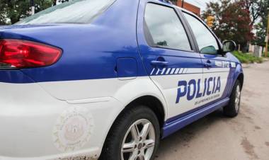 Forzaron la cerradura para ingresar a una vivienda y fueron detenidos