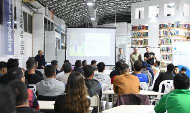 Entrenadores de fútbol infantil se capacitan en recursos pedagógicos