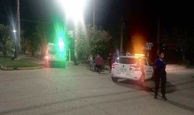 Accidente entre dos motos en barrio Sarmiento: una joven sufrió fractura y una menor resultó con heridas leves