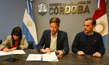 La Provincia firmó el acuerdo salarial con la Unión de Personal Superior