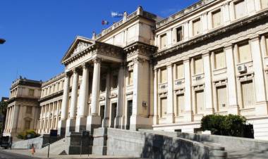 Llaryora abrió una puerta para la equiparación salarial de la Justicia Provincial con la Federal