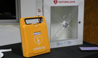 San Francisco ciudad cardioprotegida: entregaron DEA al Club Tiro y Gimnasia