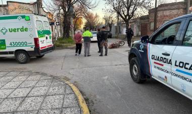 Accidente de tránsito en barrio Catedral entre un automóvil y una motocicleta