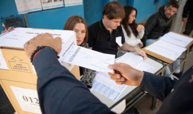 Elecciones nacionales 2025: El Gobierno oficializó los montos que cobrarán autoridades de mesa y delegados en los comicios de octubre 