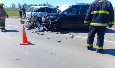 Choque múltiple en Ruta 1: cuatro vehículos involucrados y daños materiales