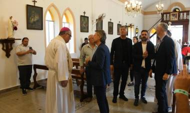 Bernarte inauguró la restauración de la Iglesia San Francisco de Asís de Plaza San Francisco