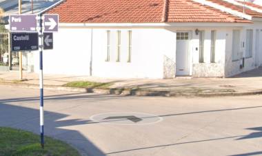Accidente entre una moto y una bicicleta en la mañana del lunes