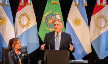 Llaryora afirmó que la baja de impuestos provinciales permitirá que $900 mil millones vuelvan a la economía cordobesa