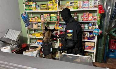 Tránsito: FPA cerró dos puntos de venta y detuvo a un hombre que realizaba delivery de drogas