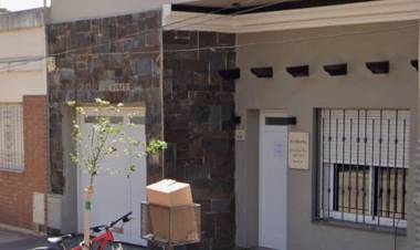 Violento robo armado en una escribanía de barrio Roca