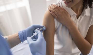 Vacunación antigripal: llegaron nuevas dosis y piden asistir con DNI