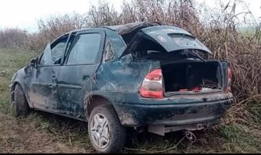 Accidente vehicular en zona rural de Brinkmann: tres menores fueron hospitalizados