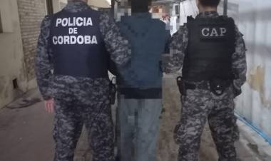 Detienen a un joven con pedido de captura por robo calificado