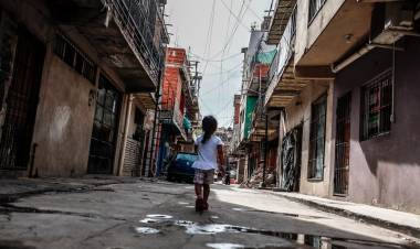 Casi 6 de cada 10 niños son pobres en la Argentina y el 30 % no come regularmente, según la UCA