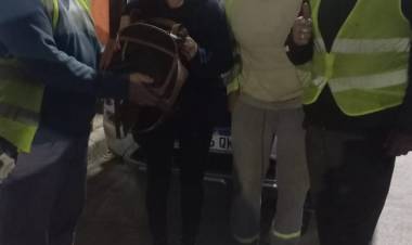 Un gran gesto: personal municipal encontró bolso con dinero y documentación y lo devolvió a su dueña