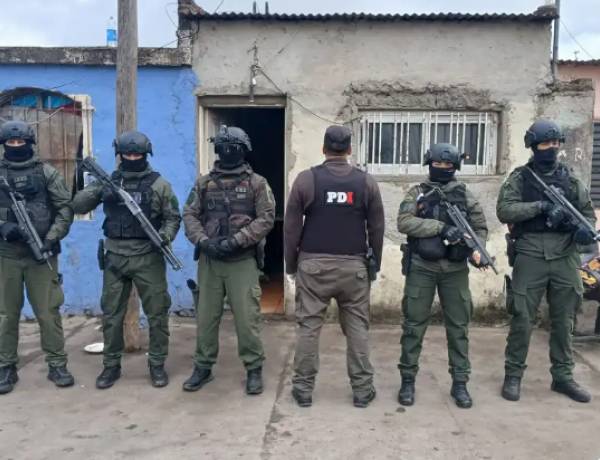 11 allanamientos en Frontera dejaron cuatro detenidos y el secuestro de armas y celulares