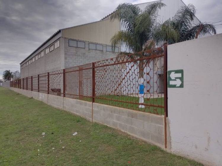 Frontera: continua el recambio del cerco perimetral en el Polideportivo Municipal