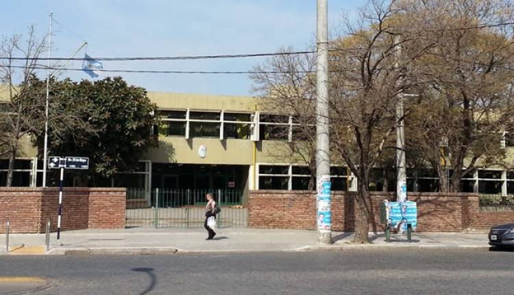 Detienen a un joven que intentó robar en el Colegio San Martín 