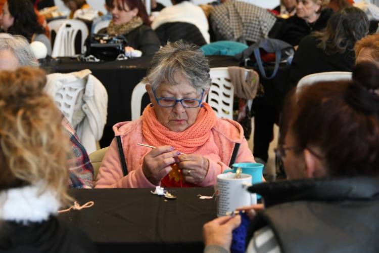 Con más entregas sigue la campaña de tejido solidario 