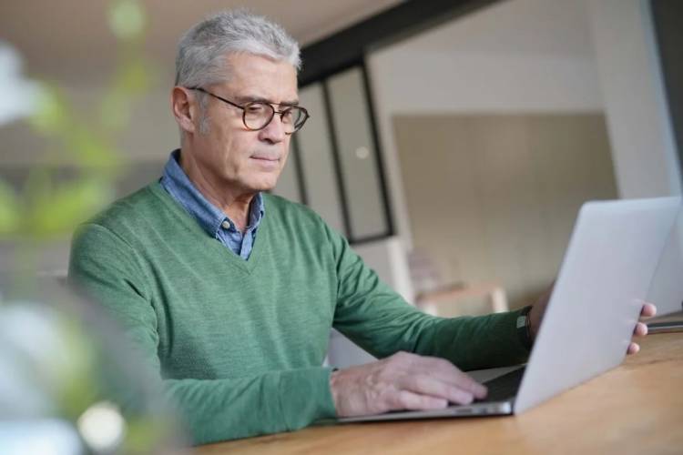 Córdoba: Cursos gratuitos para personas mayores de 50 años interesadas en nuevas tecnologías 