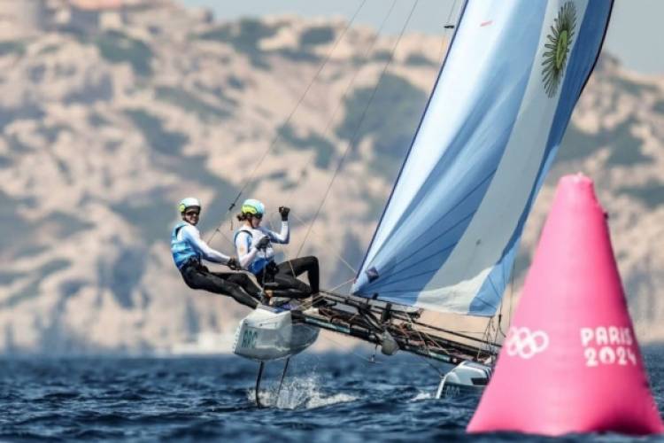 París 2024: Bosco y Majdalani ganaron la medalla de Plata en Vela