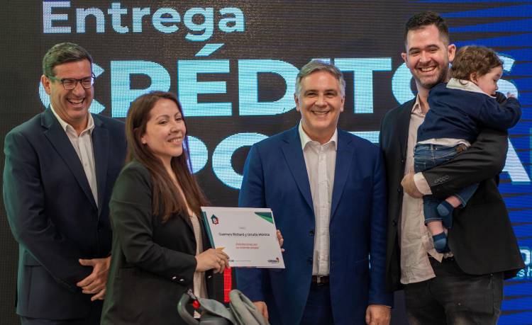 Llaryora anunció la suba del monto máximo para los préstamos hipotecarios del Banco de Córdoba