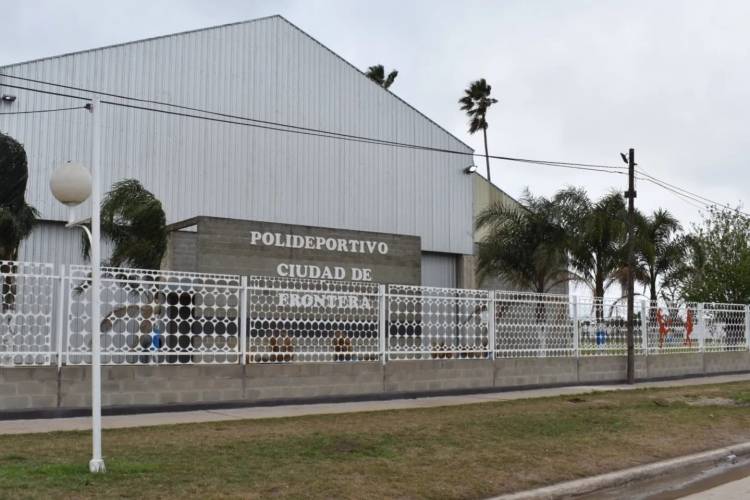 Concluyen los trabajos de la primera etapa de renovación del frente del Polideportivo Municipal de Frontera 