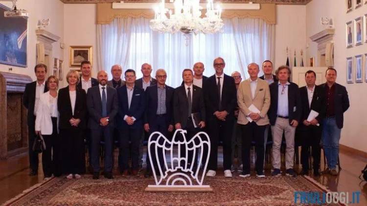 Gira por Italia: Bernarte se reunió con empresarios de Udine y visitó laboratorios de la industria 4.0